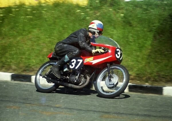 Rodney Gooch at Bedstead Corner: 1969 Ultra Lightweight TT