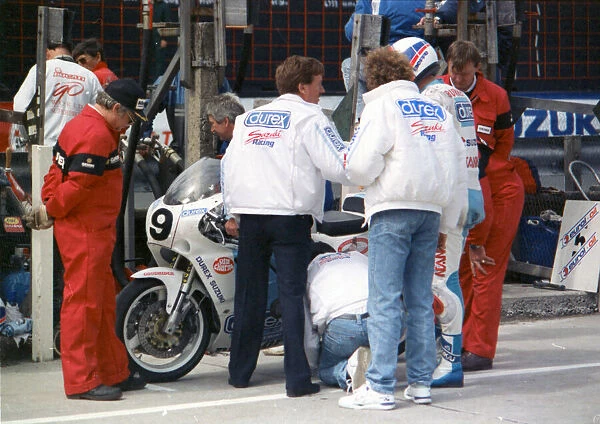 Roger Burnett (Durex Suzuki) 1990 Formula One TT