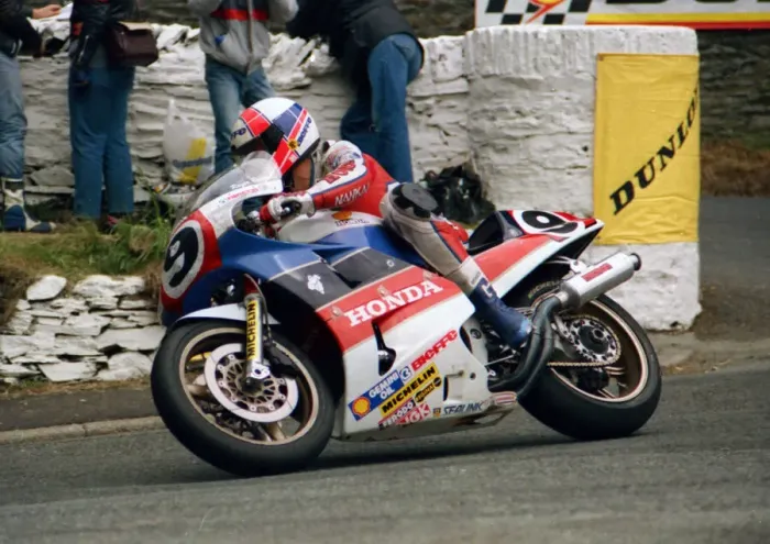 Framed Print : Roger Burnett (Honda) 1988 Formula One TT Framed Print : Roger Burnett (Honda) 1988 Formula One TT