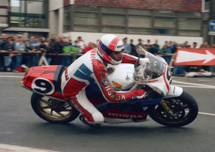 Framed Print : Roger Burnett (Honda) 1988 Formula One TT