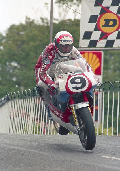Roger Burnett (Honda) 1988 Formula One TT