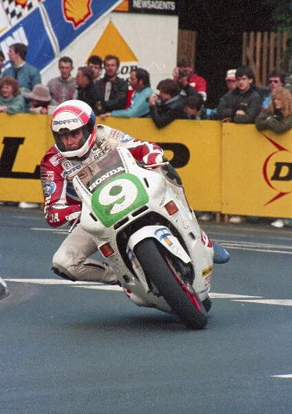 Roger Burnett (Honda) 1988 Production C TT