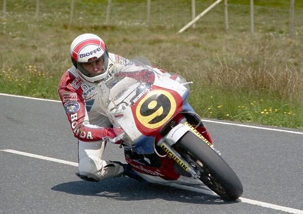 Roger Burnett (Honda) 1988 Senior TT