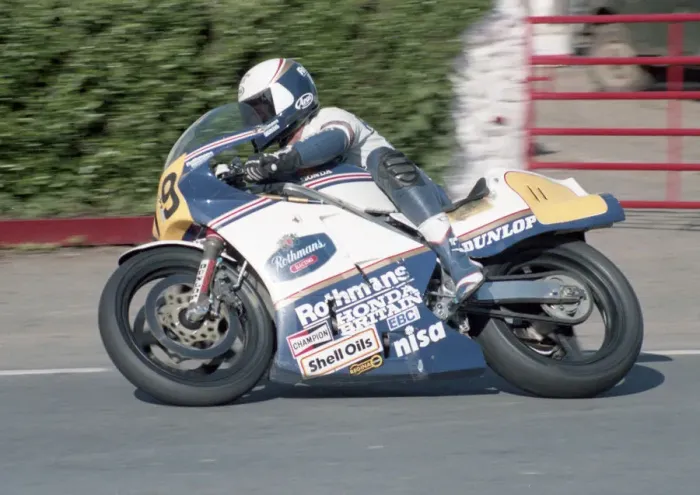 Framed Print : Roger Burnett (Rothmans Honda) 1985 Senior TT Framed Print : Roger Burnett (Rothmans Honda) 1985 Senior TT