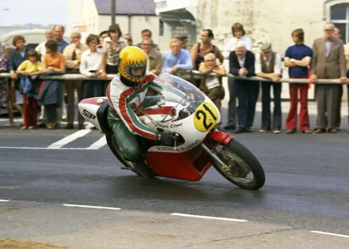 Framed Print : Roger Cope (Yamaha) 1975 Senior Manx Grand Prix