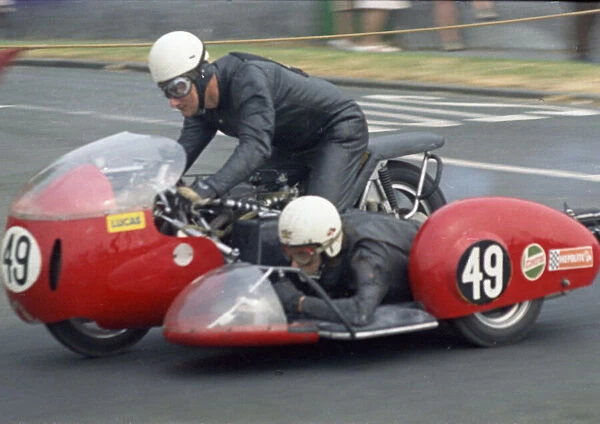 Roger Dutton & Tony Hickford (BSA) 1970 500 Sidecar TT