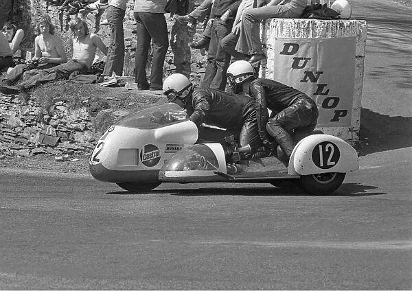 Roger Dutton & Tony Wright (BMW) 1973 500cc Sidecar TT