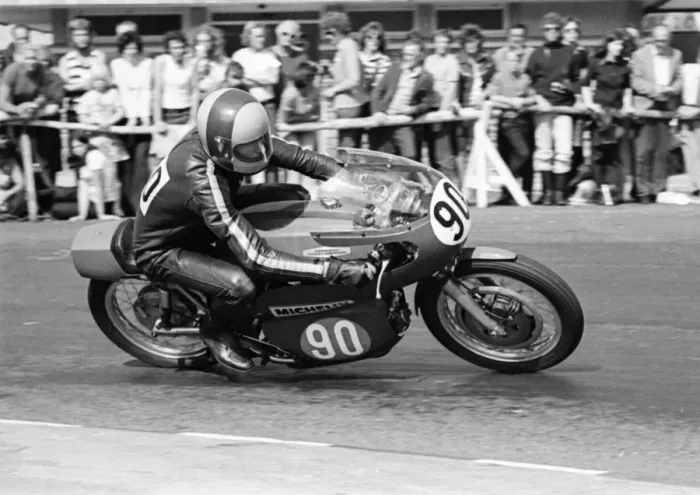 Framed Print : Roger J Wilson (Aermacchi Metisse) 1975 Junior Manx Grand Prix Framed Print : Roger J Wilson (Aermacchi Metisse) 1975 Junior Manx Grand Prix
