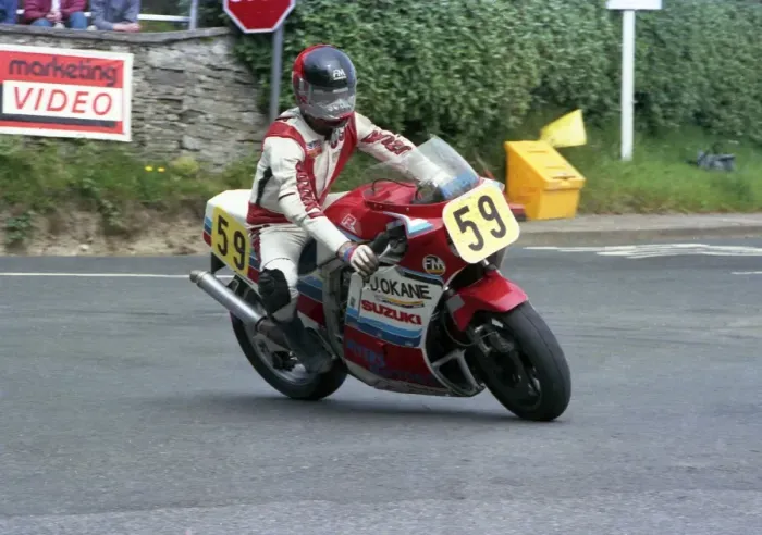 Framed Print : Roger Marchant (Suzuki) 1986 Senior TT Framed Print : Roger Marchant (Suzuki) 1986 Senior TT