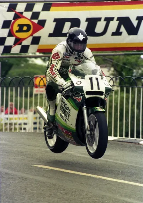 Framed Print : Roger Marshall (Skoal Bandit Suzuki) 1987 Formula One TT Framed Print : Roger Marshall (Skoal Bandit Suzuki) 1987 Formula One TT