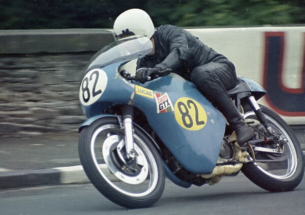 Roger Nicholls (Matchless) 1971 Senior TT