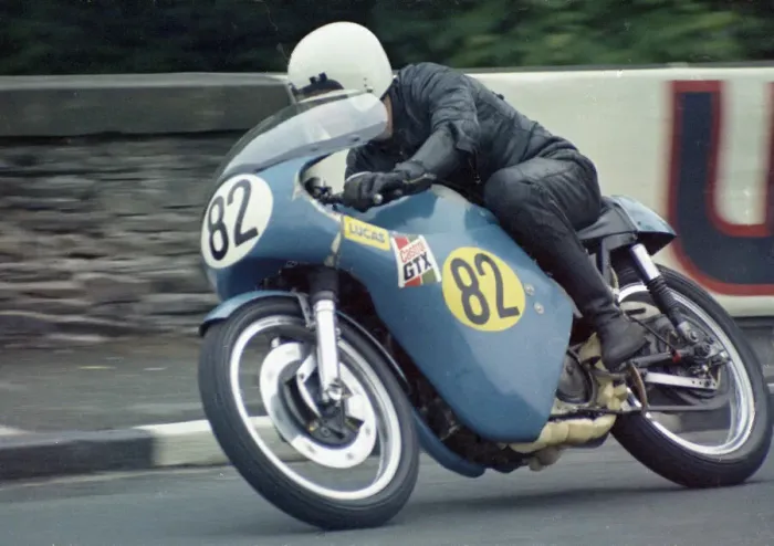 Framed Print : Roger Nicholls (Matchless) 1971 Senior TT Framed Print : Roger Nicholls (Matchless) 1971 Senior TT