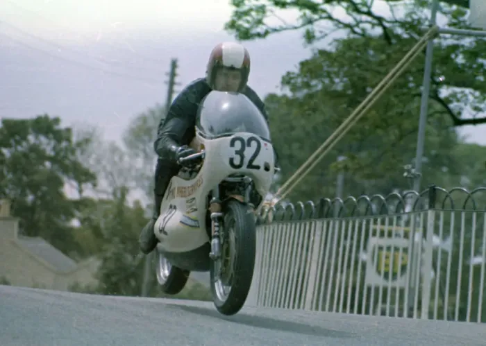 Framed Print : Roger Nicholls (Suzuki) 1972 Formula 750 TT Framed Print : Roger Nicholls (Suzuki) 1972 Formula 750 TT