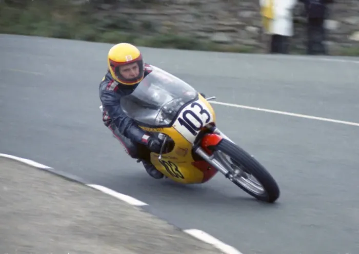 Framed Print : Roger Nott (Maxton Yamaha) 1974 Senior Manx Grand Prix Framed Print : Roger Nott (Maxton Yamaha) 1974 Senior Manx Grand Prix