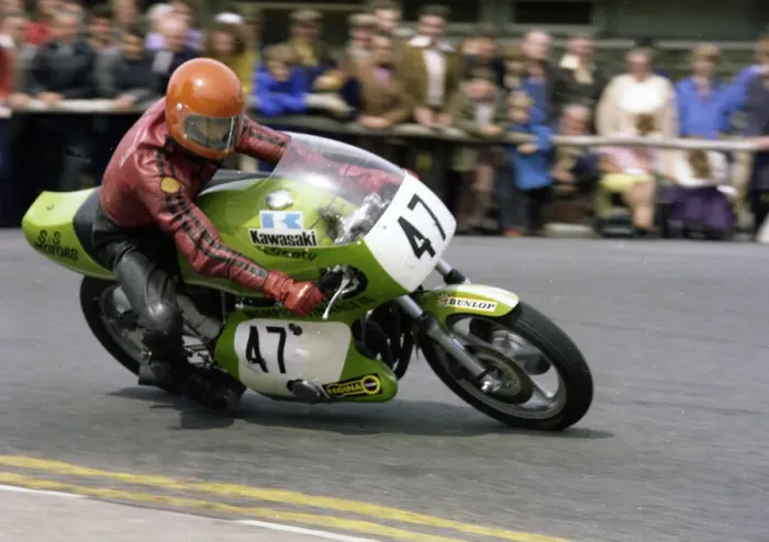 Framed Print : Roger Sutcliffe (Kawasaki) 1976 Classic TT Framed Print : Roger Sutcliffe (Kawasaki) 1976 Classic TT