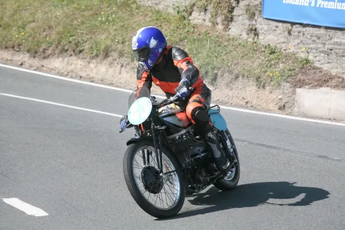Framed Print : Roger Sutcliffe (Norton) 2007 Parade Lap Framed Print : Roger Sutcliffe (Norton) 2007 Parade Lap