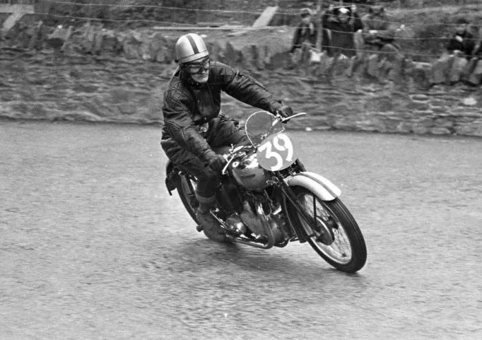 Framed Print : Roland Austin (Triumph) 1949 Senior Clubman TT Framed Print : Roland Austin (Triumph) 1949 Senior Clubman TT
