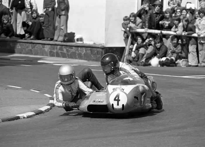 Framed Print : Rolf Steinhausen & Wolfgang Kalauch (Busch Konig) 1975 500cc Sidecar TT
