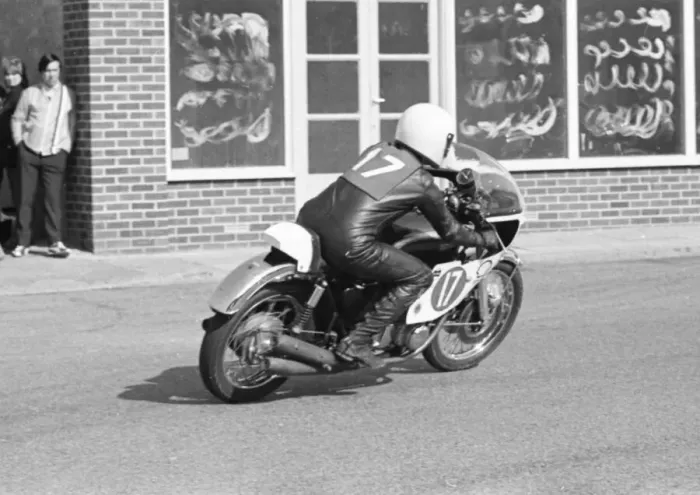 Framed Print : Ron Baylie (Honda) 1972 Production TT Framed Print : Ron Baylie (Honda) 1972 Production TT