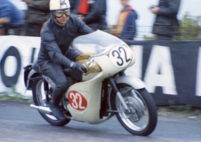 Framed Print : Ron Baylie (Triumph) 1968 Production 500 TT Framed Print : Ron Baylie (Triumph) 1968 Production 500 TT