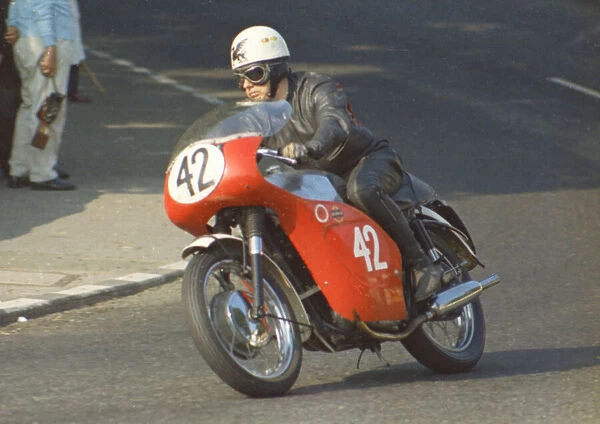 Ron Baylie (Triumph) 1970 Production TT
