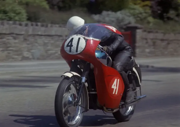 Framed Print : Ron Baylie (Triumph) on Glencrutchery Road 1969 Production TT