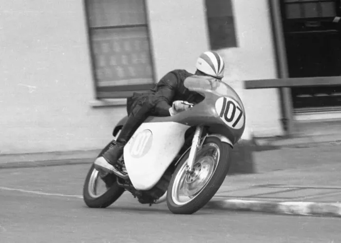 Framed Print : Ron Chandler (AJS) 1963 Junior Manx Grand Prix Framed Print : Ron Chandler (AJS) 1963 Junior Manx Grand Prix