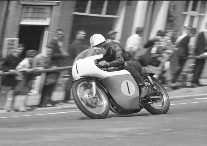 Framed Print : Ron Chandler (Matchless) 1967 Senior TT