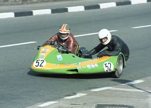 Ron Coxon & Jeff Nixon (Kawasaki) 1981 Sidecar TT