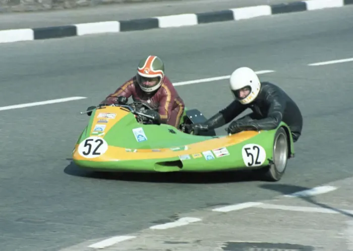 Framed Print : Ron Coxon & Jeff Nixon (Kawasaki) 1981 Sidecar TT Framed Print : Ron Coxon & Jeff Nixon (Kawasaki) 1981 Sidecar TT