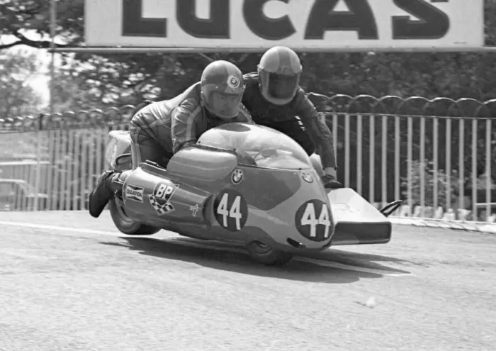 Framed Print : Ron Coxon & Paul Appleby (BMW) 1975 500 Sidecar TT Framed Print : Ron Coxon & Paul Appleby (BMW) 1975 500 Sidecar TT