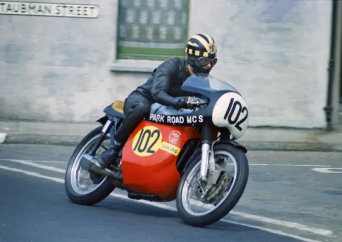 Framed Print : Ron Fursman (Norton) 1970 Senior TT Framed Print : Ron Fursman (Norton) 1970 Senior TT