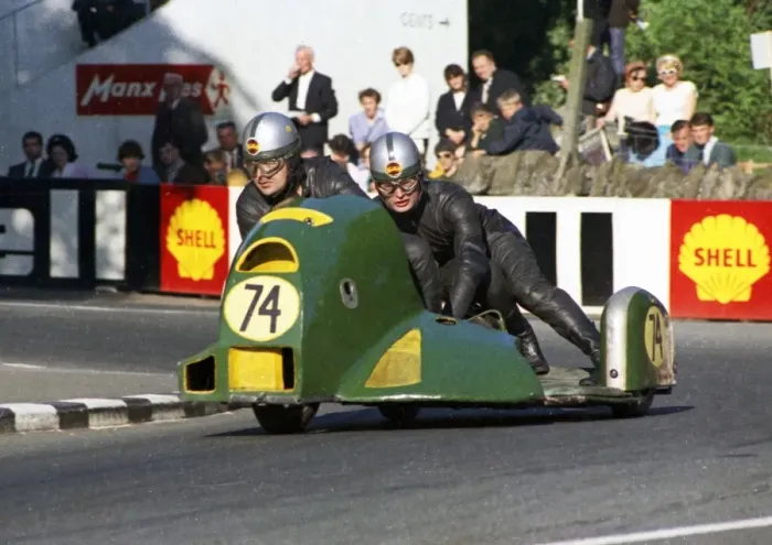 Framed Print : Ron Glover & John Pennington (Norton) 1968 750cc Sidecar TT Framed Print : Ron Glover & John Pennington (Norton) 1968 750cc Sidecar TT