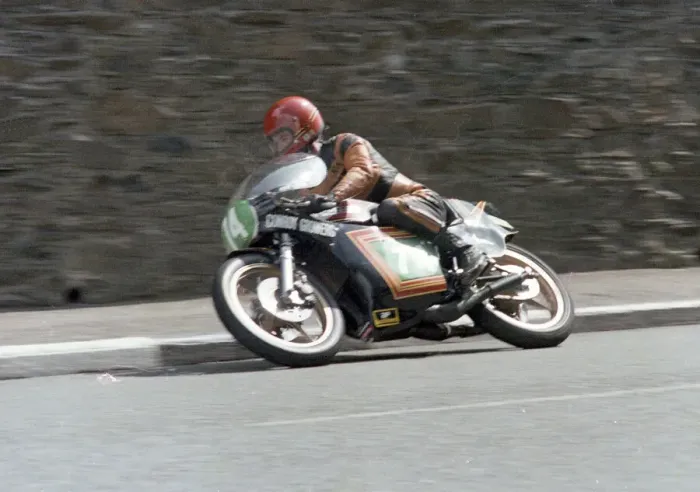 Framed Print : Ron Jones (Maxton Yamaha) 1979 Junior TT Framed Print : Ron Jones (Maxton Yamaha) 1979 Junior TT