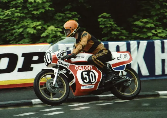 Framed Print : Ron Jones (Yamaha) 1980 Formula Three TT Framed Print : Ron Jones (Yamaha) 1980 Formula Three TT