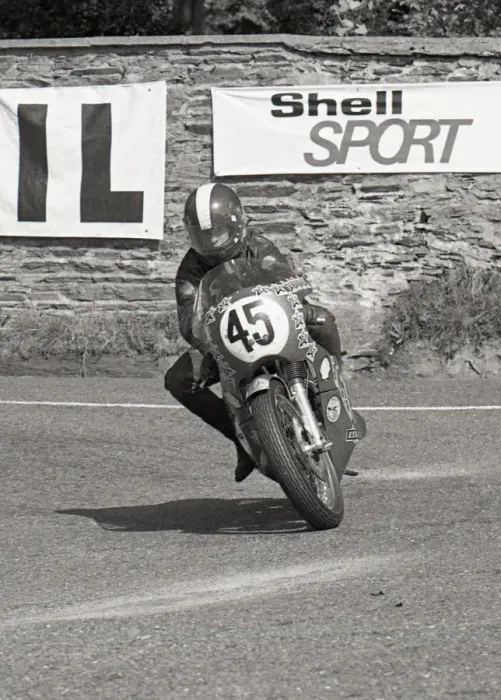 Framed Print : Ron Mellor (Seeley) 1973 Senior Manx Grand Prix