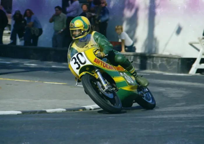 Framed Print : Ron Rowlands (Artdeans Yamaha) 1975 Lightweight Manx Grand Prix Framed Print : Ron Rowlands (Artdeans Yamaha) 1975 Lightweight Manx Grand Prix