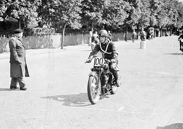 Ronnie Hazlehurst (Velocette) 1949 Junior TT
