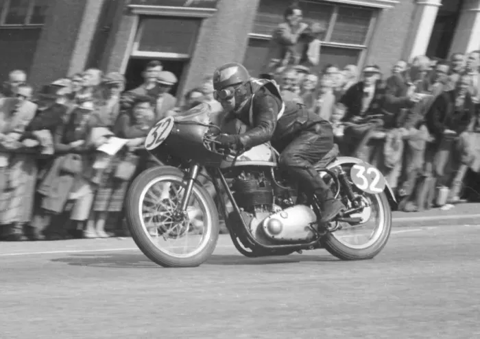 Framed Print : Roy Capner (BSA) 1955 Senior TT Framed Print : Roy Capner (BSA) 1955 Senior TT