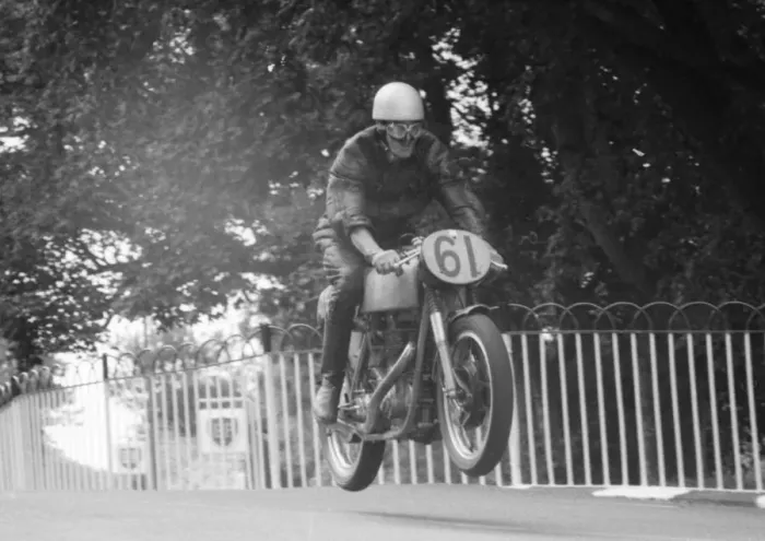 Framed Print : Roy Culshaw (BSA) 1960 Senior Manx Grand Prix