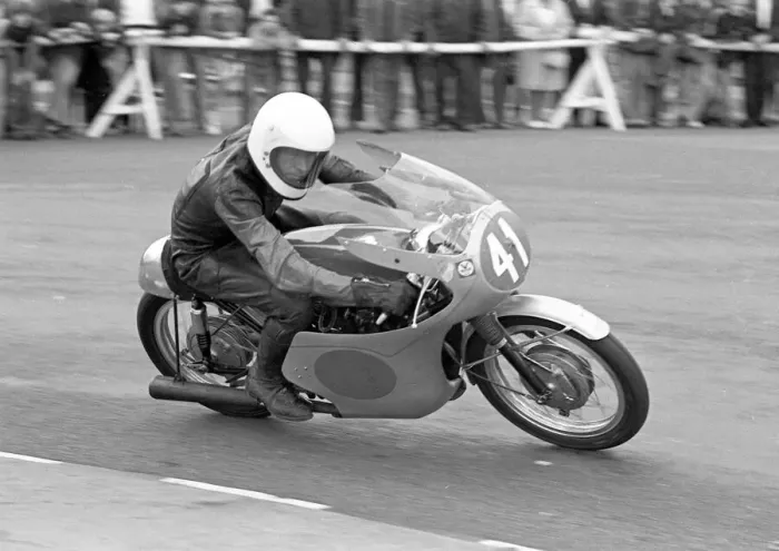 Framed Print : Roy Garnett (Honda) 1973 Lightweight Manx Grand Prix Framed Print : Roy Garnett (Honda) 1973 Lightweight Manx Grand Prix
