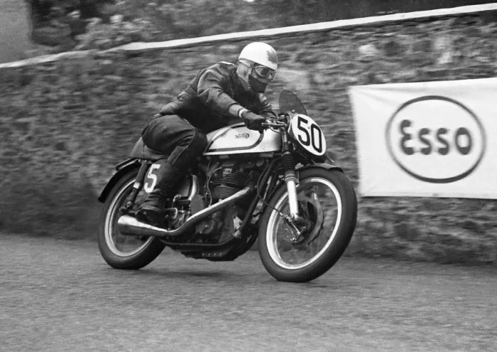 Framed Print : Roy Godwin (Norton) 1954 Senior TT Framed Print : Roy Godwin (Norton) 1954 Senior TT