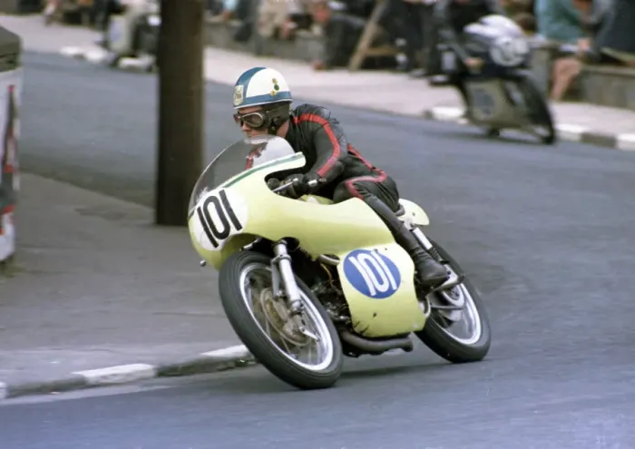 Framed Print : Roy Graham (Aermacchi) 1968 Junior TT Framed Print : Roy Graham (Aermacchi) 1968 Junior TT
