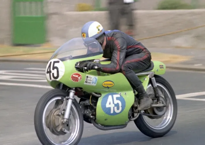 Framed Print : Roy Graham (Drixton Aermacchi) 1970 Junior TT Framed Print : Roy Graham (Drixton Aermacchi) 1970 Junior TT