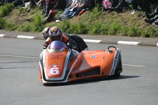 Roy Hanks & Dave Wells (DMR Suzuki) 2007 Sidecar TT