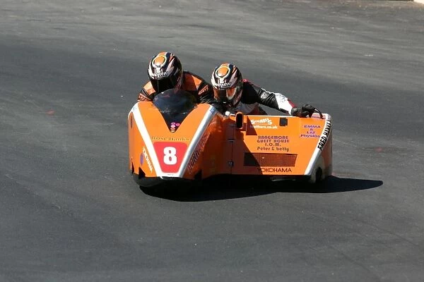 Roy Hanks & Dave Wells (DMR Suzuki) 2008 Sidecar TT