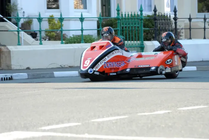 Framed Print : Roy Hanks & Dave Wells (DMR Suzuki) 2009 Sidecar TT Framed Print : Roy Hanks & Dave Wells (DMR Suzuki) 2009 Sidecar TT