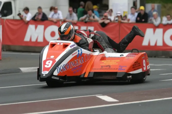 Framed Print : Roy Hanks & Dave Wells (Molyneux) 2011 Sidecar TT Framed Print : Roy Hanks & Dave Wells (Molyneux) 2011 Sidecar TT