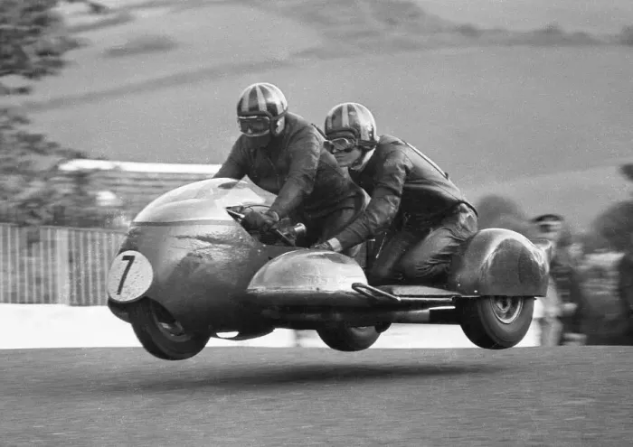 Framed Print : Roy Hanks & Malcolm Lucas (BSA) 1969 750 Sidecar TT