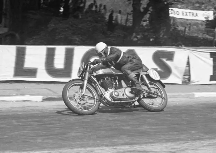 Framed Print : Roy Ingram (Norton) 1953 Junior Clubman TT Framed Print : Roy Ingram (Norton) 1953 Junior Clubman TT
